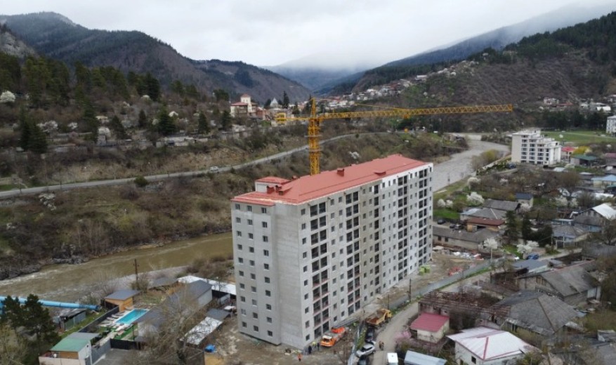 მთავრობა ბორჯომში 150 დევნილი ოჯახისთვის კორპუსს აშენებს - ბიუჯეტი 15,3 მლნ ლარია