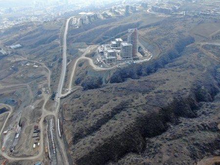 ვაშლიჯვრისა და ნუცუბიძის დამაკავშირებელ გზაზე მეწყერი დაიძრა (ფოტო)